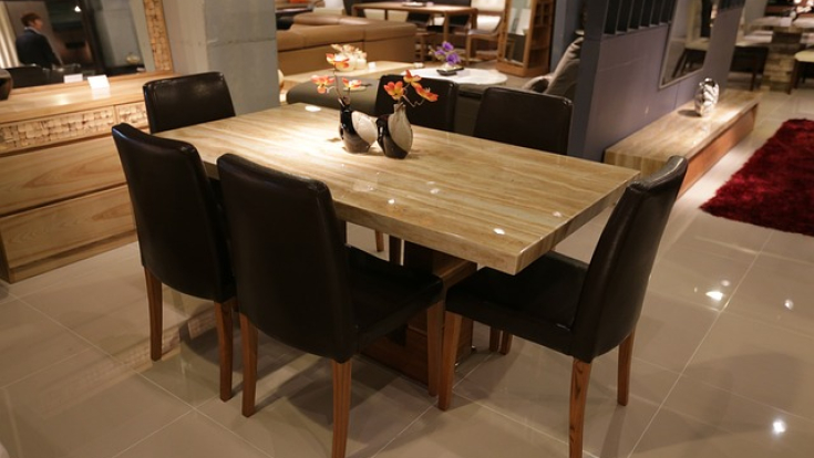 Issential features of the dining room interior design